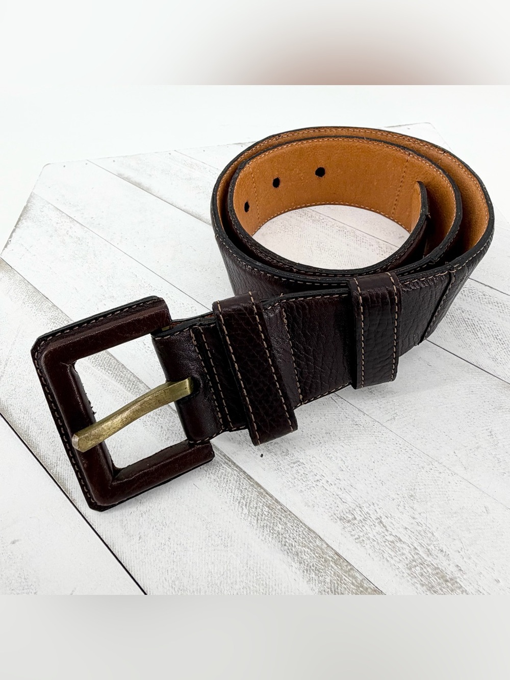 Johnny Farah Size M Women's Excellent Condition Curved Leather Waist Belt 2"